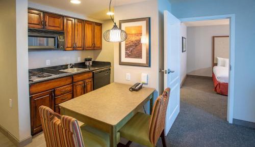 One-Bedroom King Suite