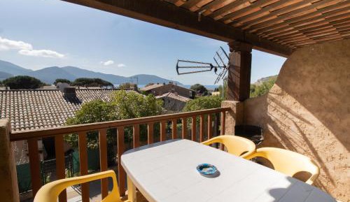 Superior One-Bedroom Apartment with Balcony