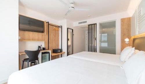 Double Room (1 Adult + 1 Child)