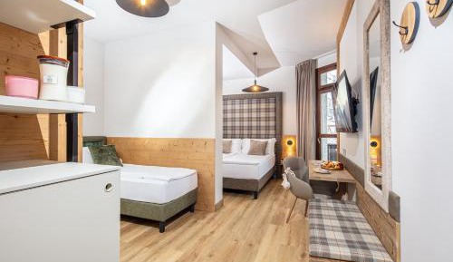 Room #18651024