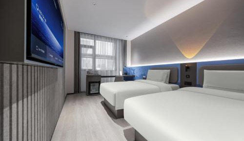 Light Twin Room