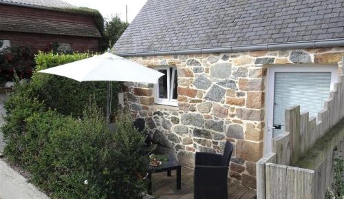 One-Bedroom Holiday Home