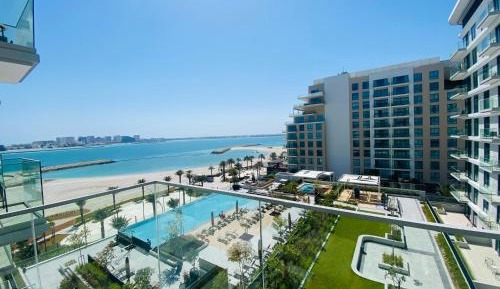 One-Bedroom Apartment with Sea View