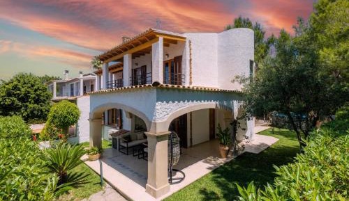 Four-Bedroom Deluxe Home - Oceanfront