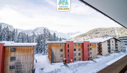Studio Apartment with Mountain View