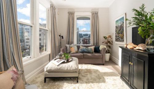 Two-Bedroom Deluxe Apartment with Balcony