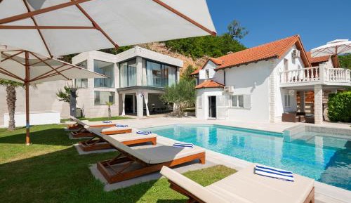 Deluxe Villa