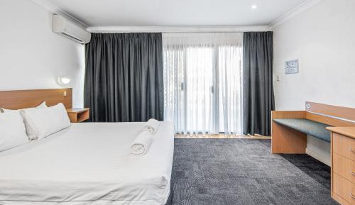 Standard Queen Room