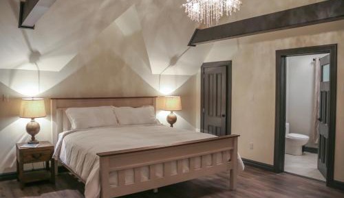 Superior King Suite