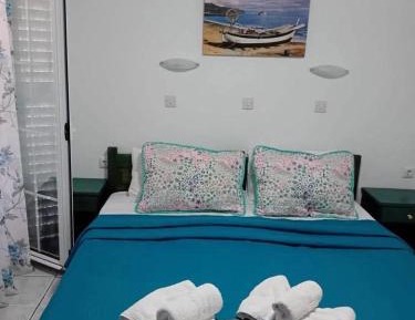 Apartment with Garden View