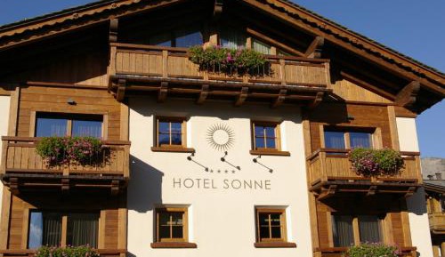 Suite with Mountain View