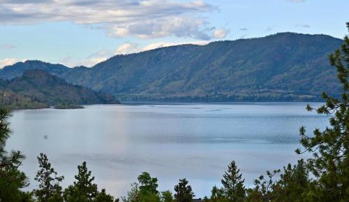 Two-Bedroom Apartment with Lake View