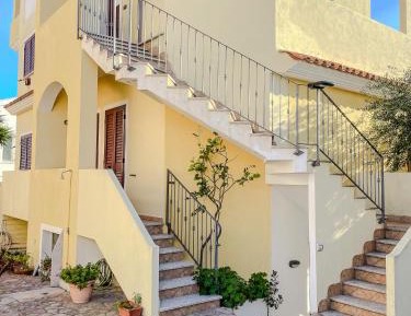 One-Bedroom Apartment with Balcony