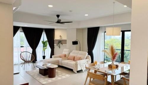 Three-Bedroom Superior Apartment