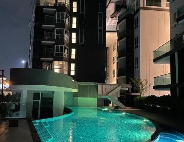 One-Bedroom Deluxe Apartment