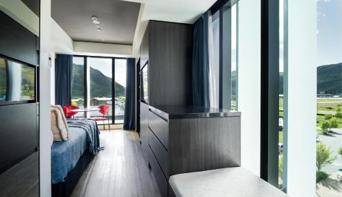 Premium Family King Room with One Daybed