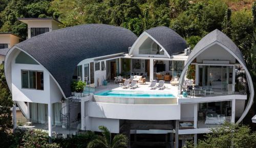 Villa with Sea View
