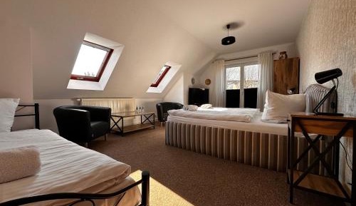 Triple Room with Private Bathroom
