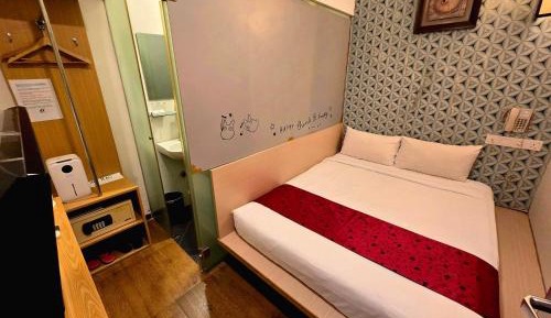 Standard Queen Room