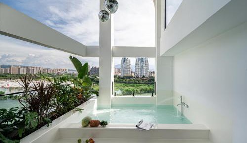 Deluxe Family Suite