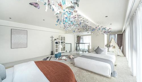Deluxe Family Room