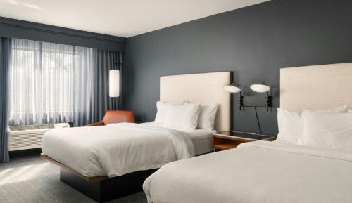 Deluxe Queen Room with Two Queen Beds