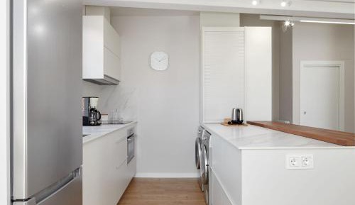 One-Bedroom Deluxe Apartment