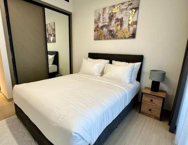 One-Bedroom Apartment with Balcony