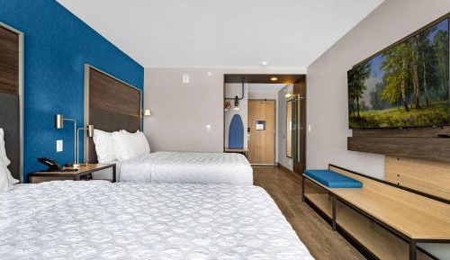 Queen Room with Two Queen Beds and Walk-In Shower