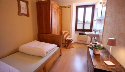 Standard Single Room with Shared Bathroom