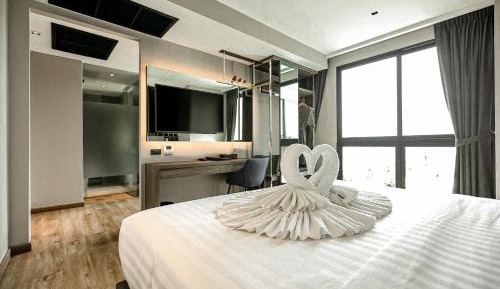 Rak Suite Room with Kitchenette City View- No Balcony