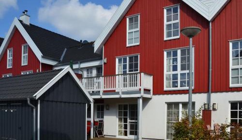 Three-Bedroom Holiday Home 
