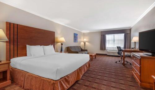 King Room with Sofa Bed - Non Smoking