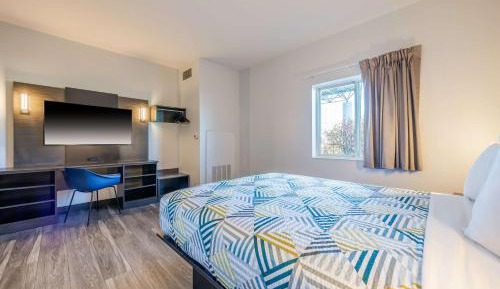 Queen Room - Disability Access - Non-Smoking