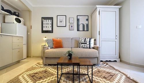 One-Bedroom Apartment