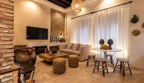 Two-Bedroom Deluxe Apartment with Garden View