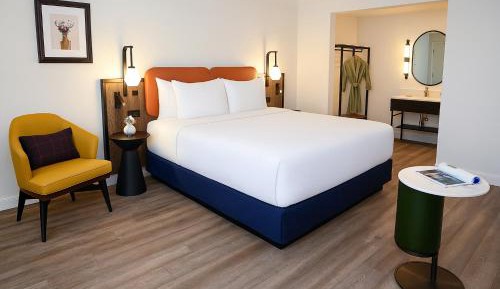 Standard King Room