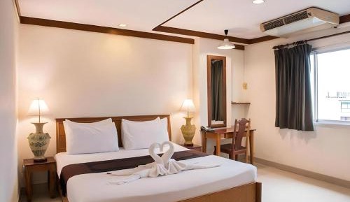 Deluxe King Room