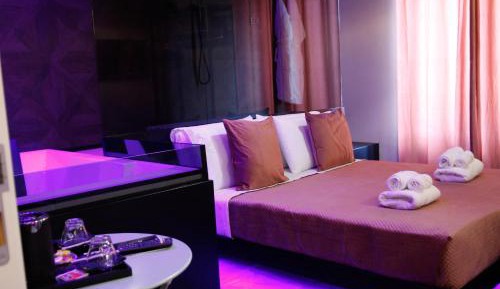 Queen Room with Spa Bath