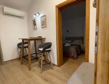 One-Bedroom Apartment - Sea Side