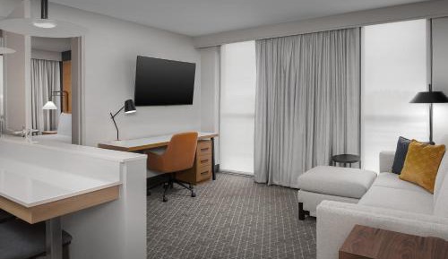 One-Bedroom King Suite with Sofa Bed 