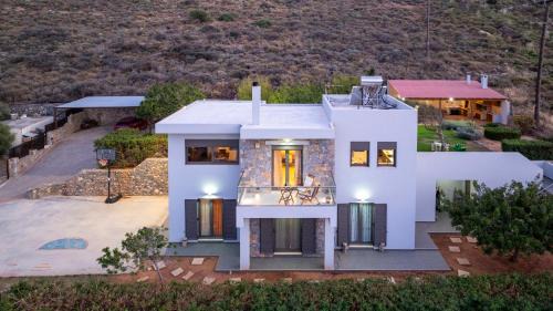 Villa with Garden View