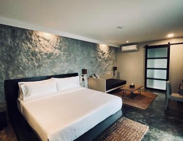Deluxe Triple Room with Sea View