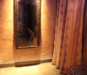 Deluxe Double Room (2 Adults + 1 Child)