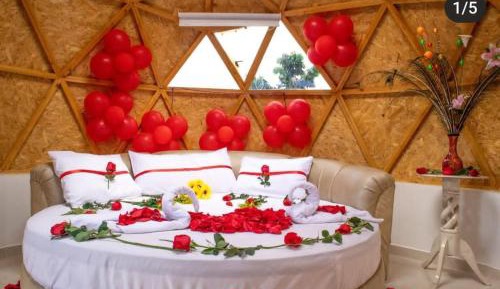 Deluxe Double Room (2 Adults + 1 Child)