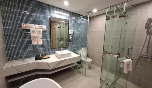 King Suite with Spa Bath