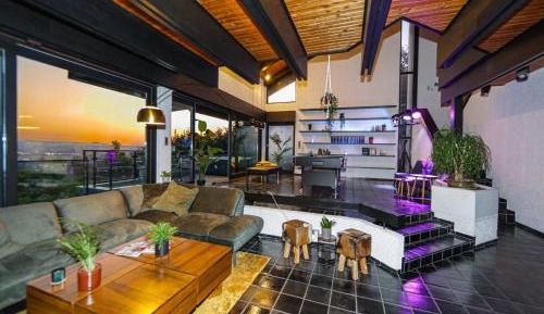 Five-Bedroom Holiday Home