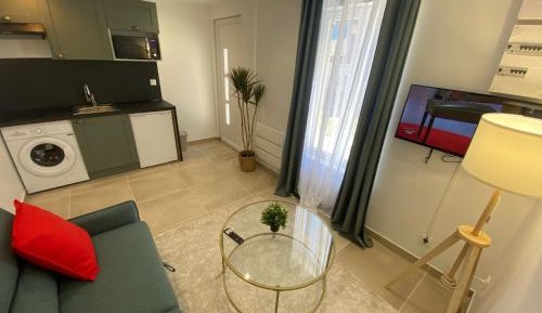 One-Bedroom Apartment with Terrace