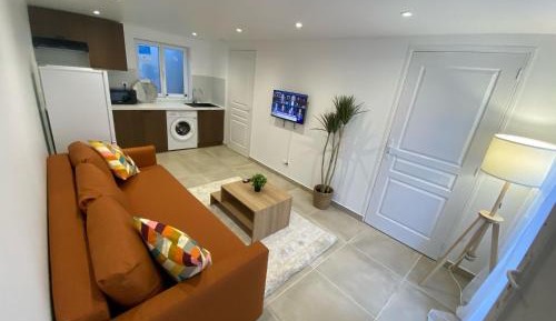 One-Bedroom Apartment with Terrace