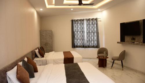 Deluxe Double Room with Extra Bed